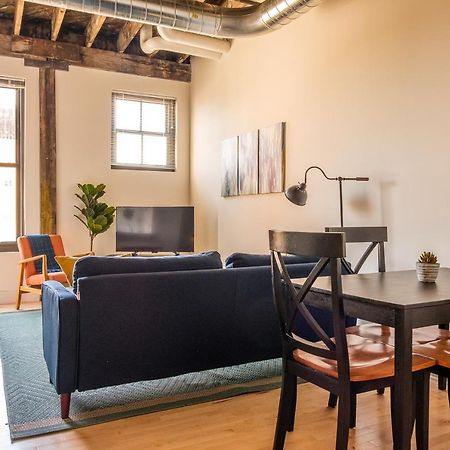 Апартаменты Frontdesk Maxwell Lofts Milwaukee Walker'S Point Экстерьер фото