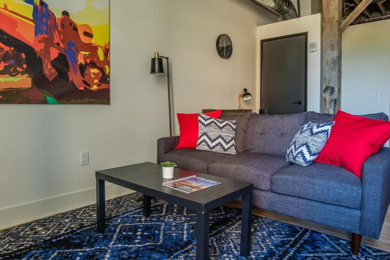 Апартаменты Frontdesk Maxwell Lofts Milwaukee Walker'S Point Номер фото